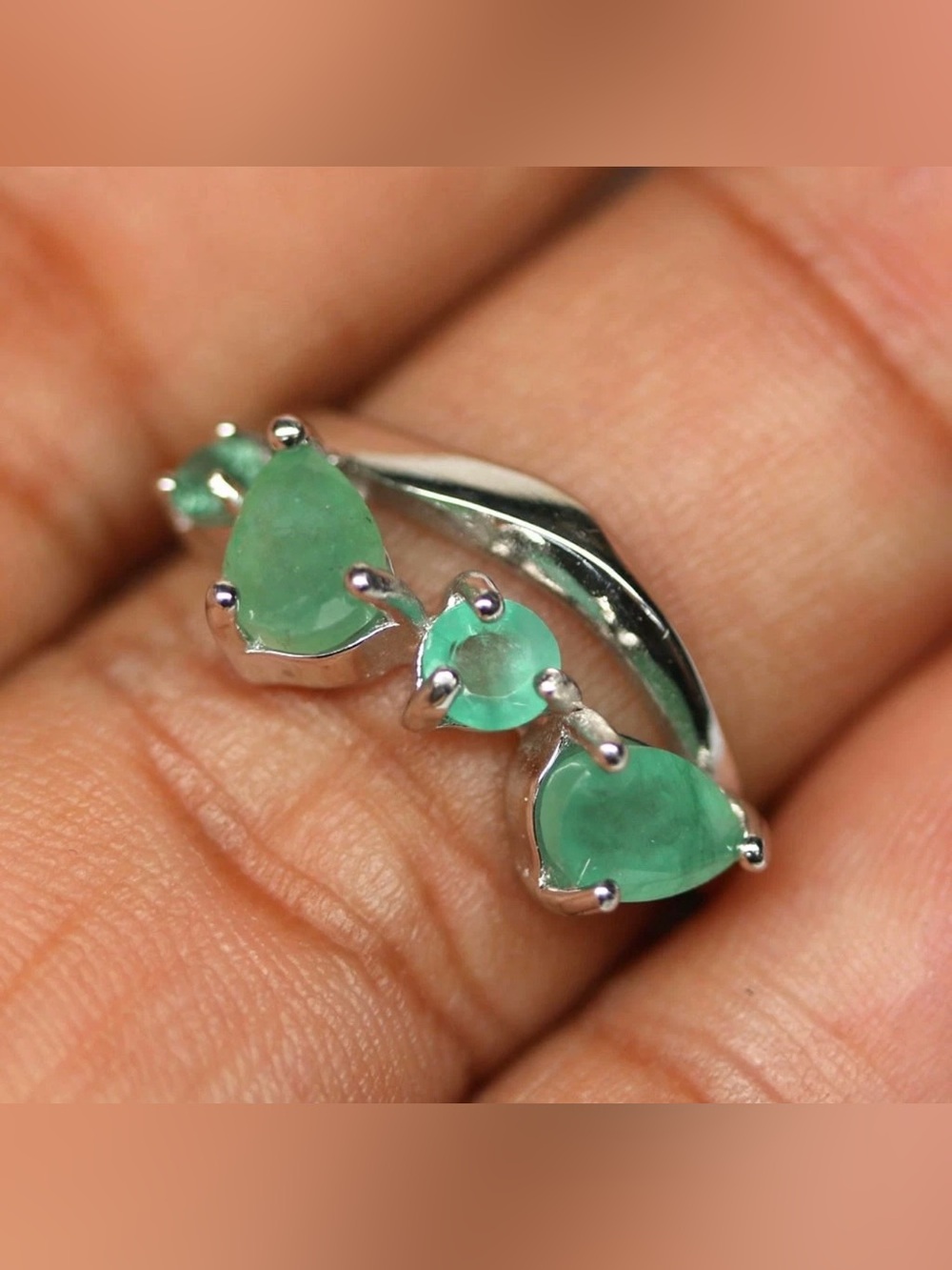 Stunning multi shape 2.24CT Natural Emerald 925 Sterling Silver Ring size 7